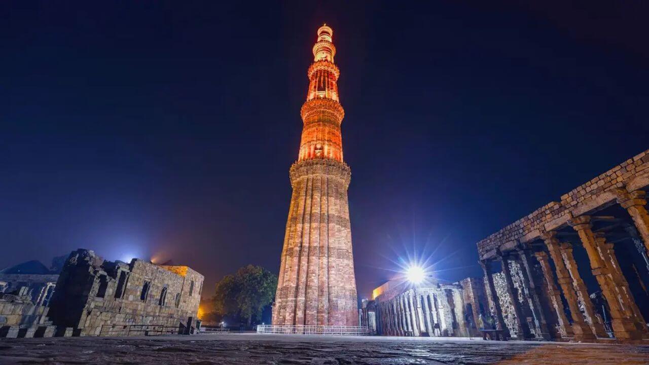 Qutub Minar (Night View)